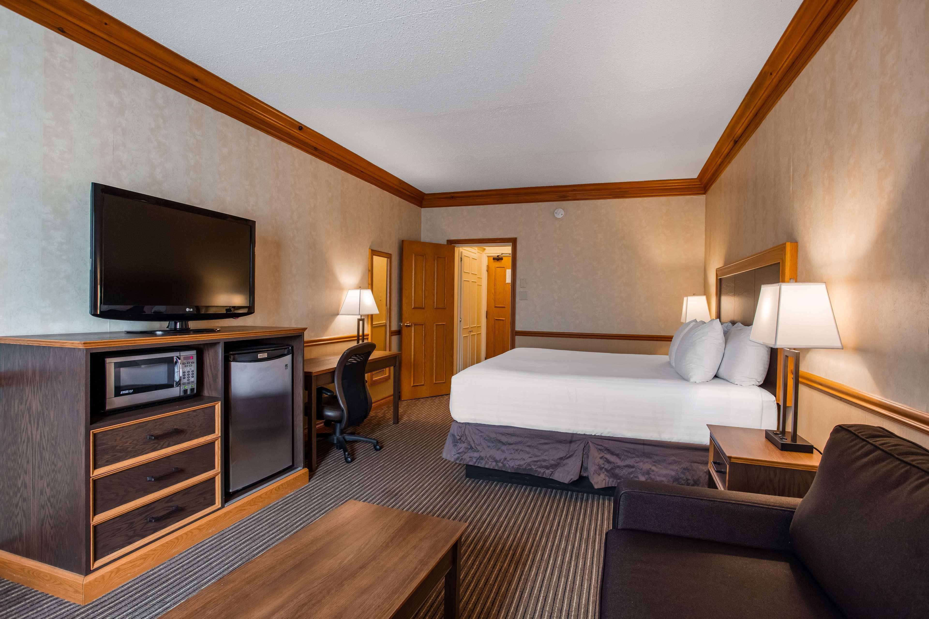 Best Western Parkway Inn & Conference Centre Cornwall Extérieur photo
