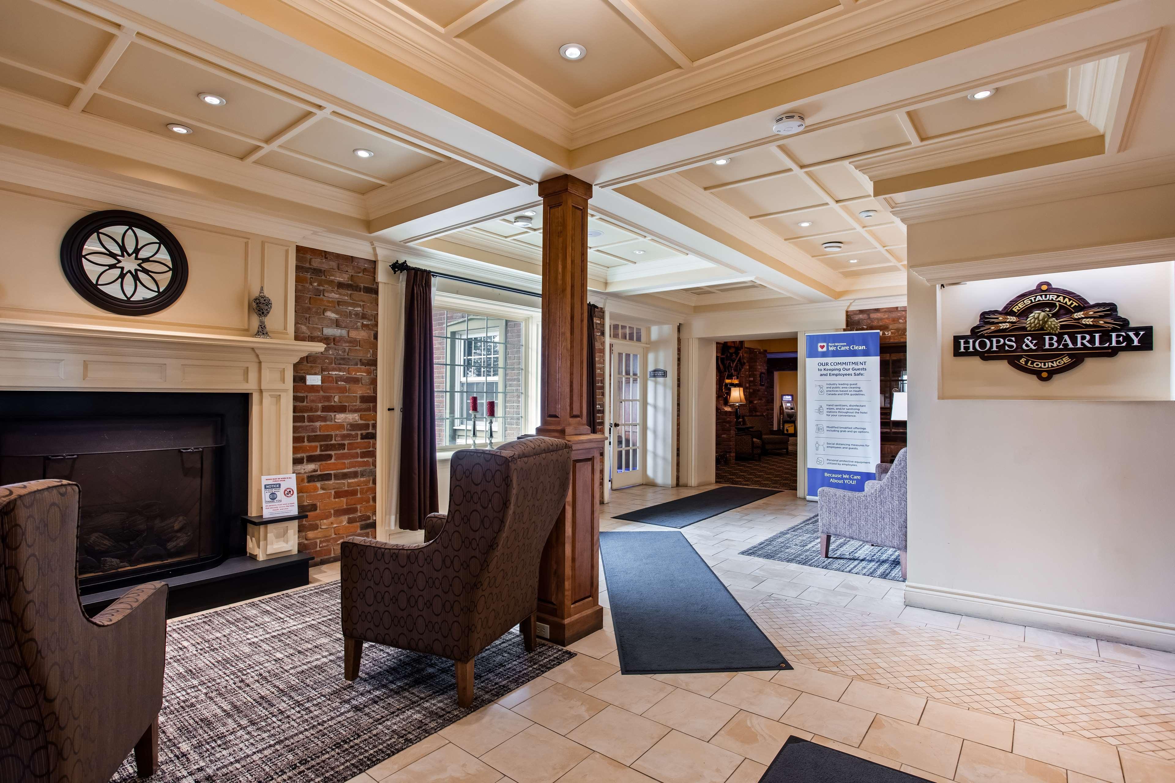 Best Western Parkway Inn & Conference Centre Cornwall Extérieur photo