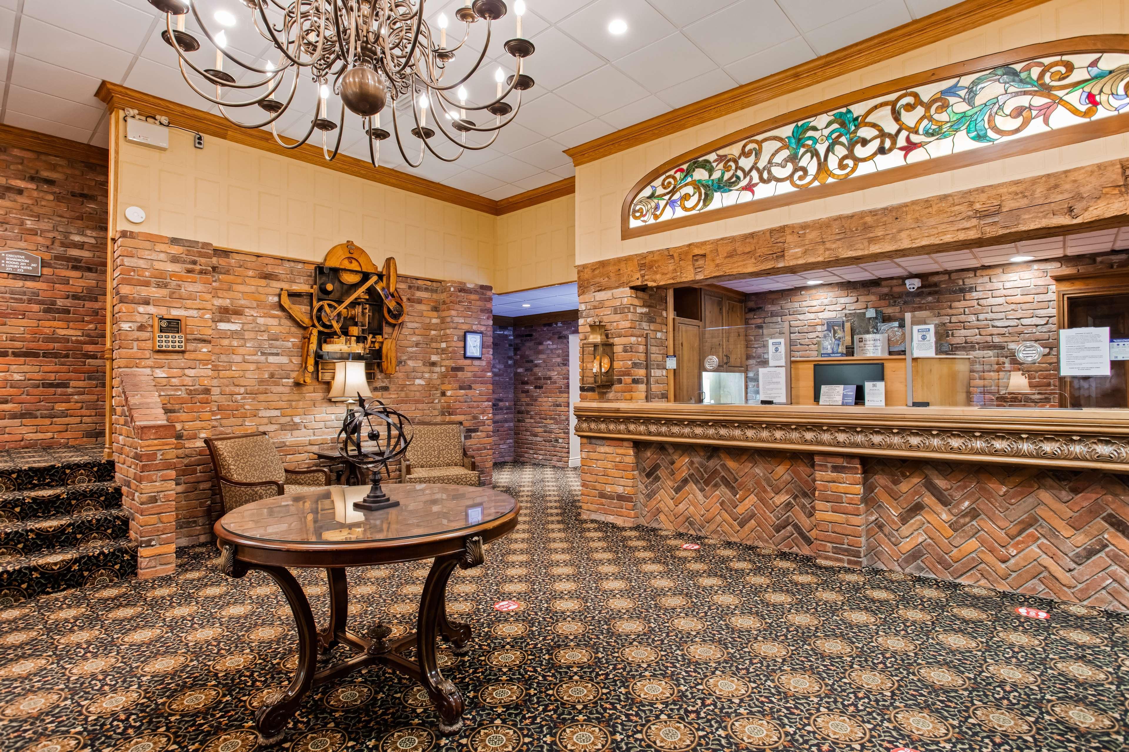 Best Western Parkway Inn & Conference Centre Cornwall Extérieur photo