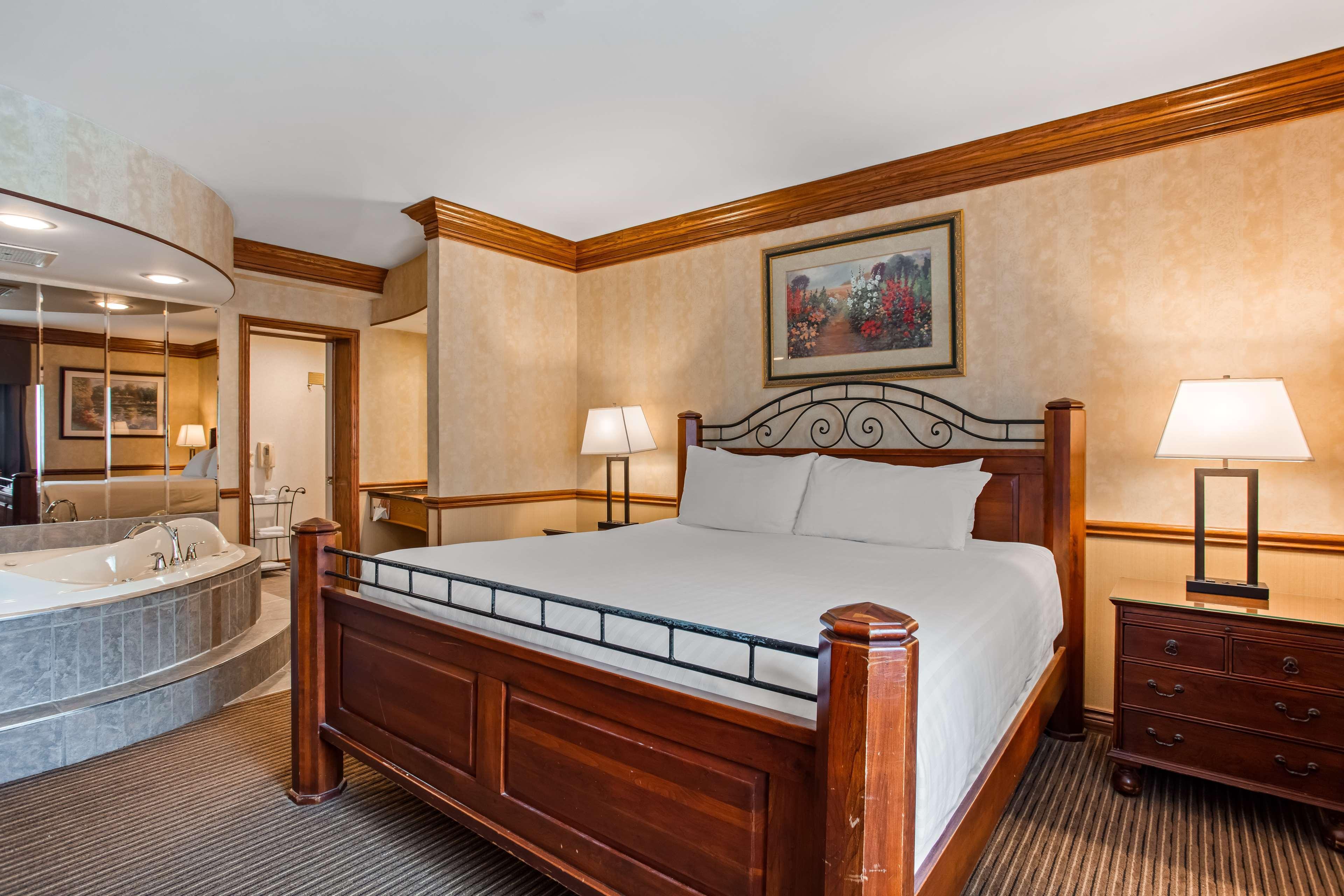 Best Western Parkway Inn & Conference Centre Cornwall Extérieur photo