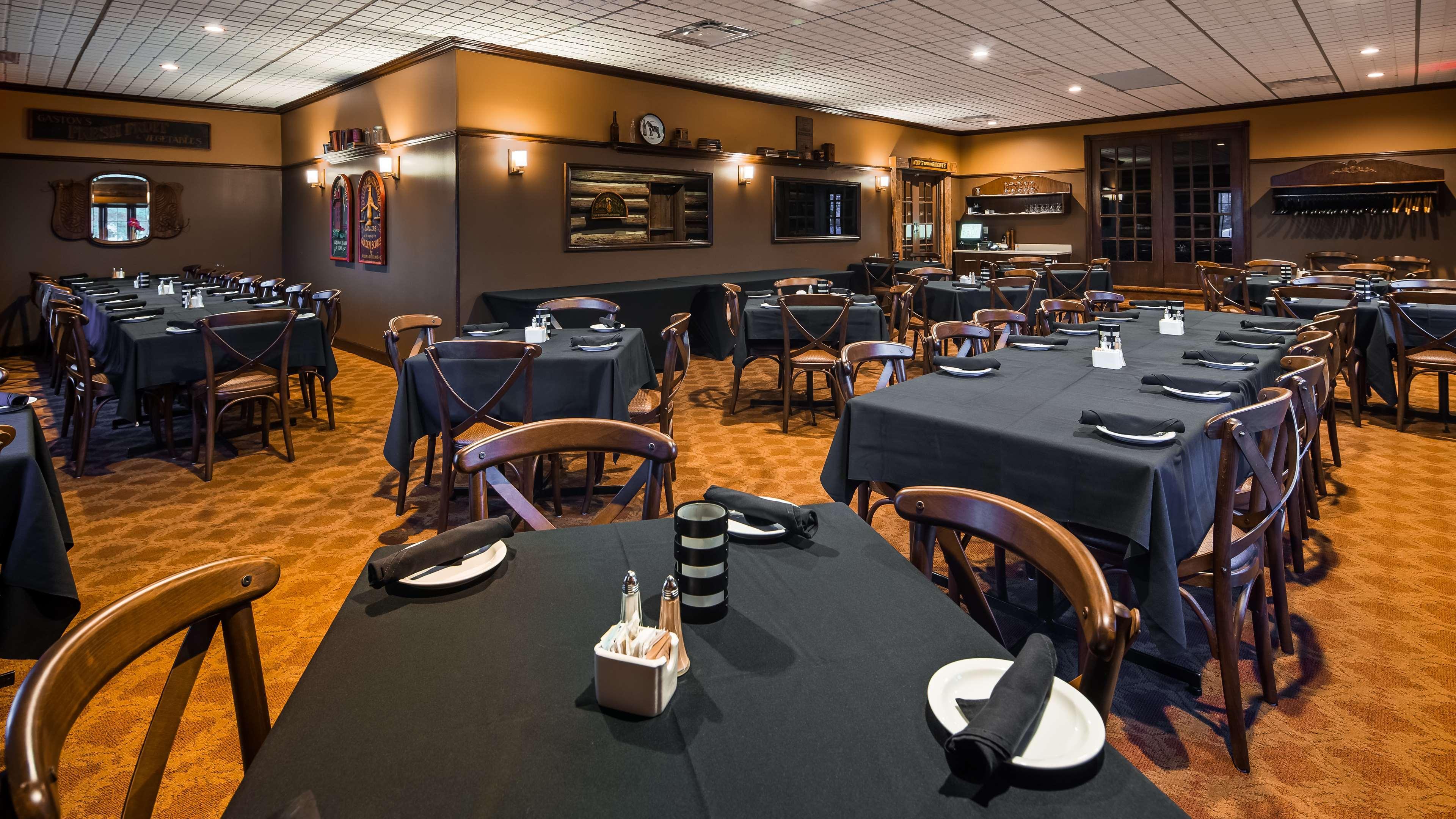 Best Western Parkway Inn & Conference Centre Cornwall Extérieur photo